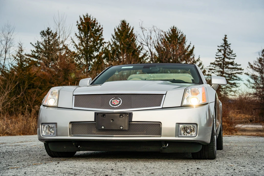 2006 Cadillac XLR-V - Image 3 of 31
