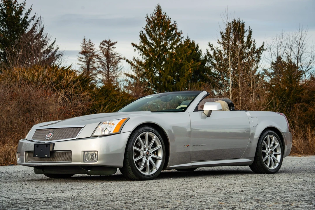 2006 Cadillac XLR-V - Image 8 of 31