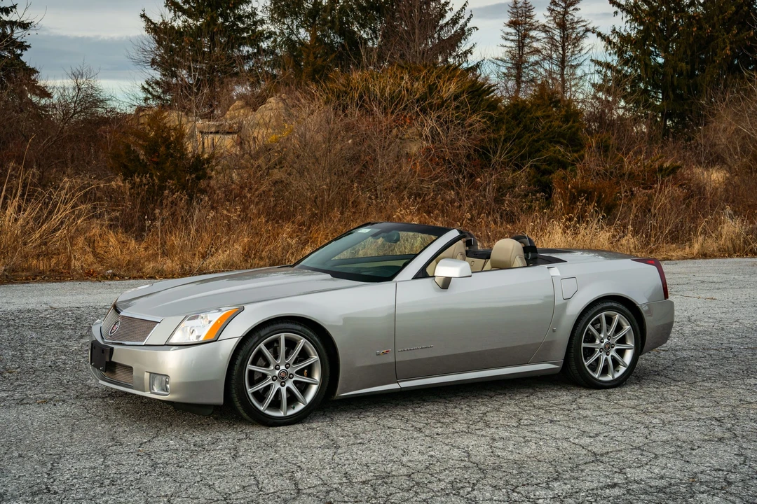 2006 Cadillac XLR-V - Image 9 of 31