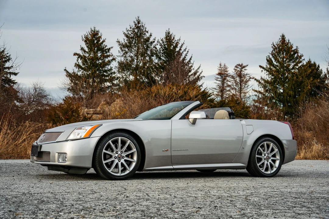 2006 Cadillac XLR-V - Image 10 of 31