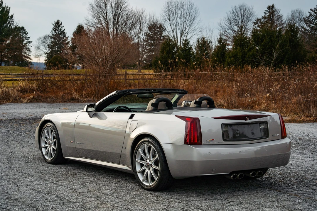 2006 Cadillac XLR-V - Image 19 of 31