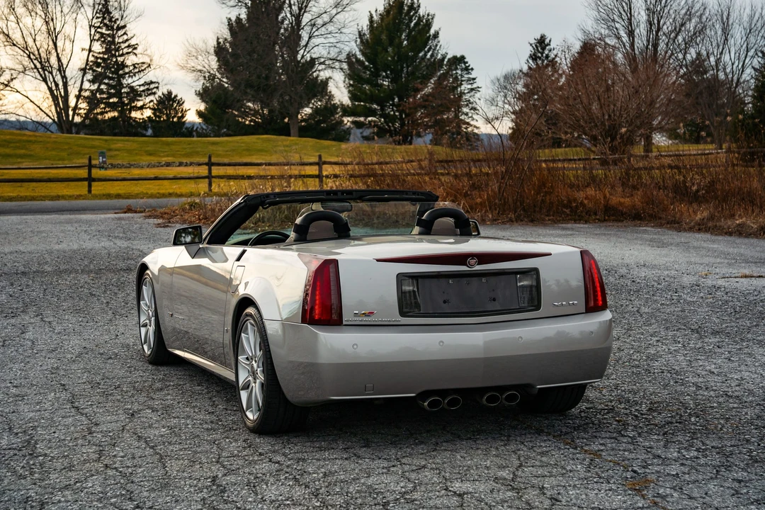 2006 Cadillac XLR-V - Image 21 of 31