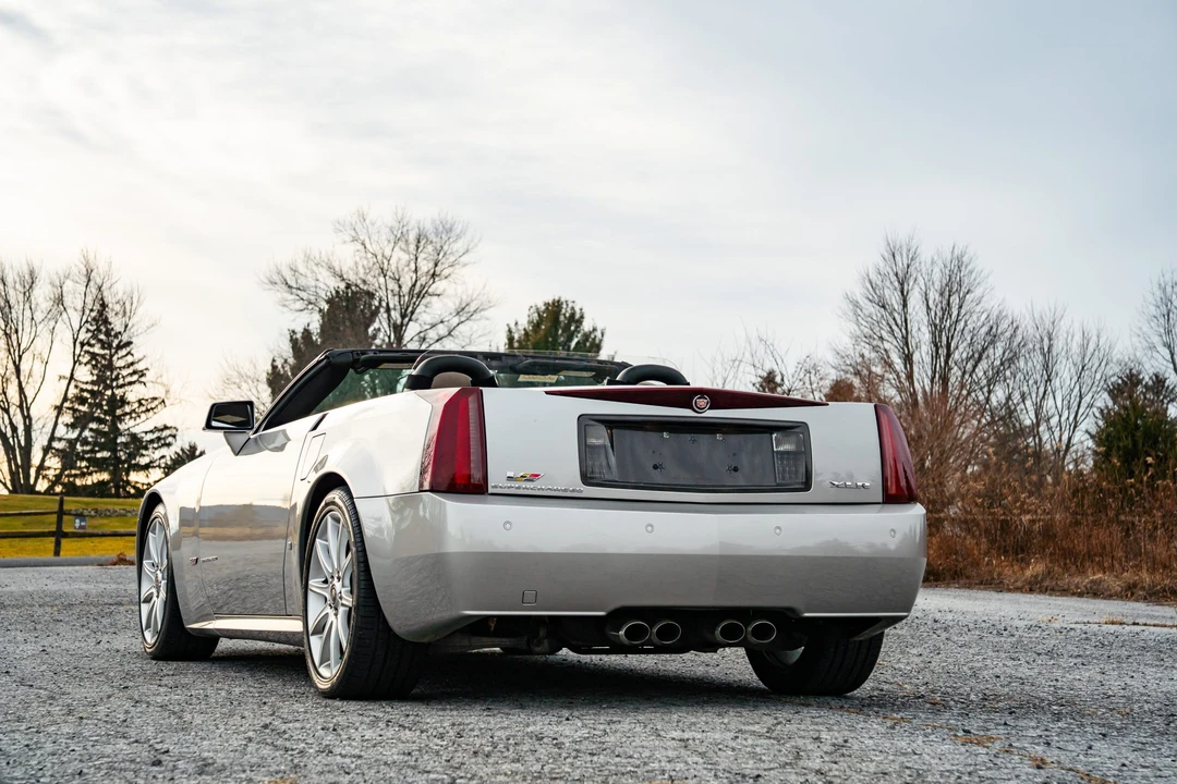 2006 Cadillac XLR-V - Image 22 of 31