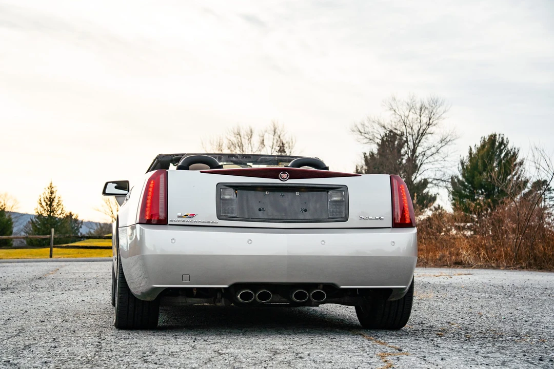 2006 Cadillac XLR-V - Image 25 of 31