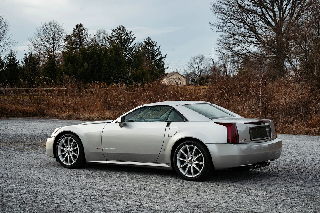 2006 Cadillac XLR-V - Image 24 of 31