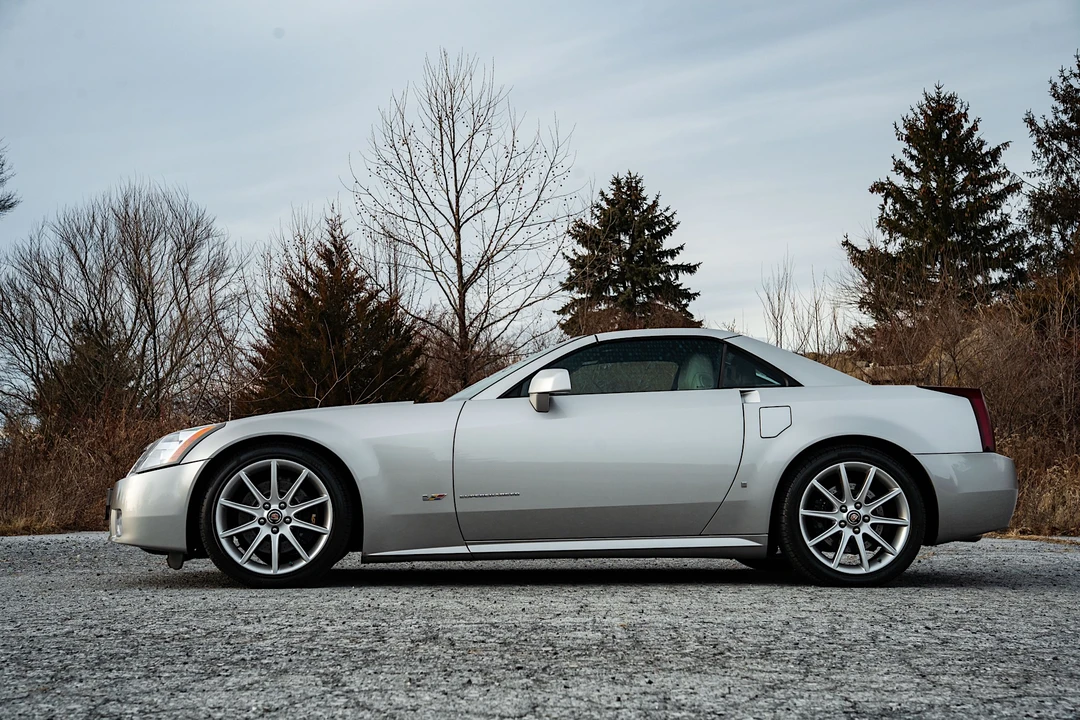2006 Cadillac XLR-V - Image 23 of 31