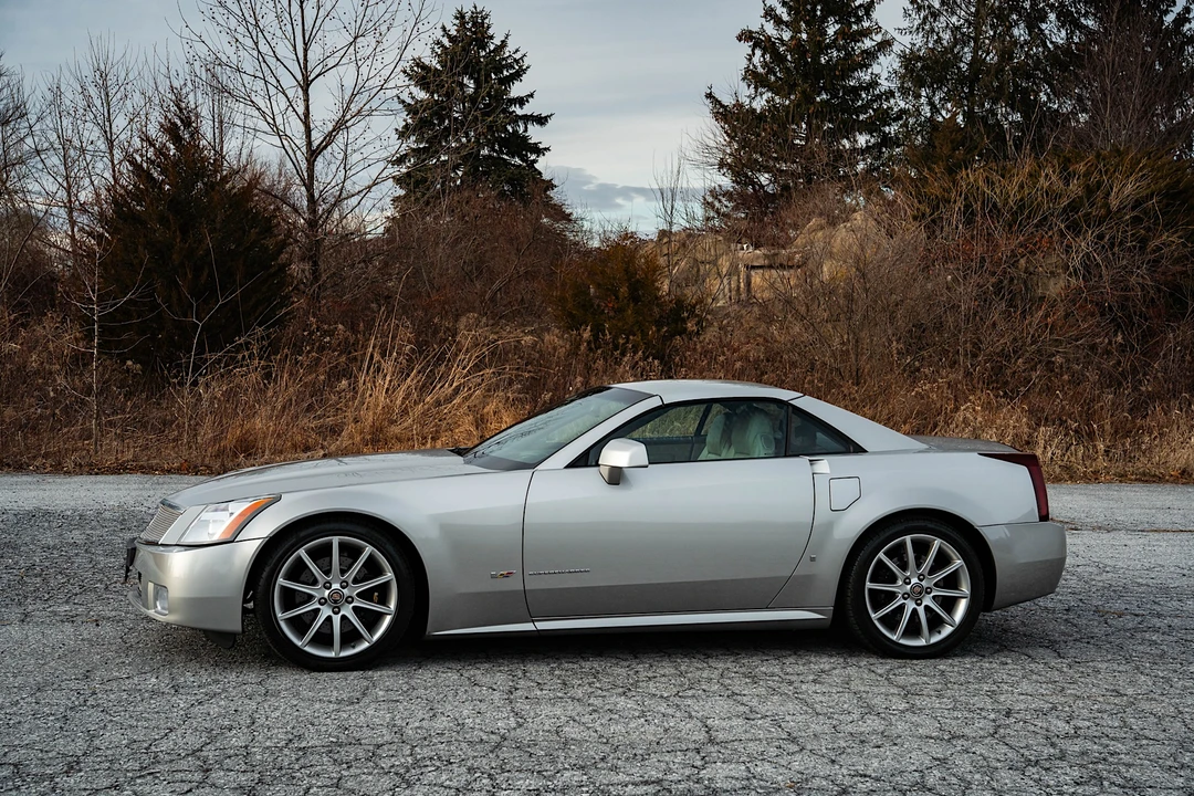 2006 Cadillac XLR-V - Image 22 of 31