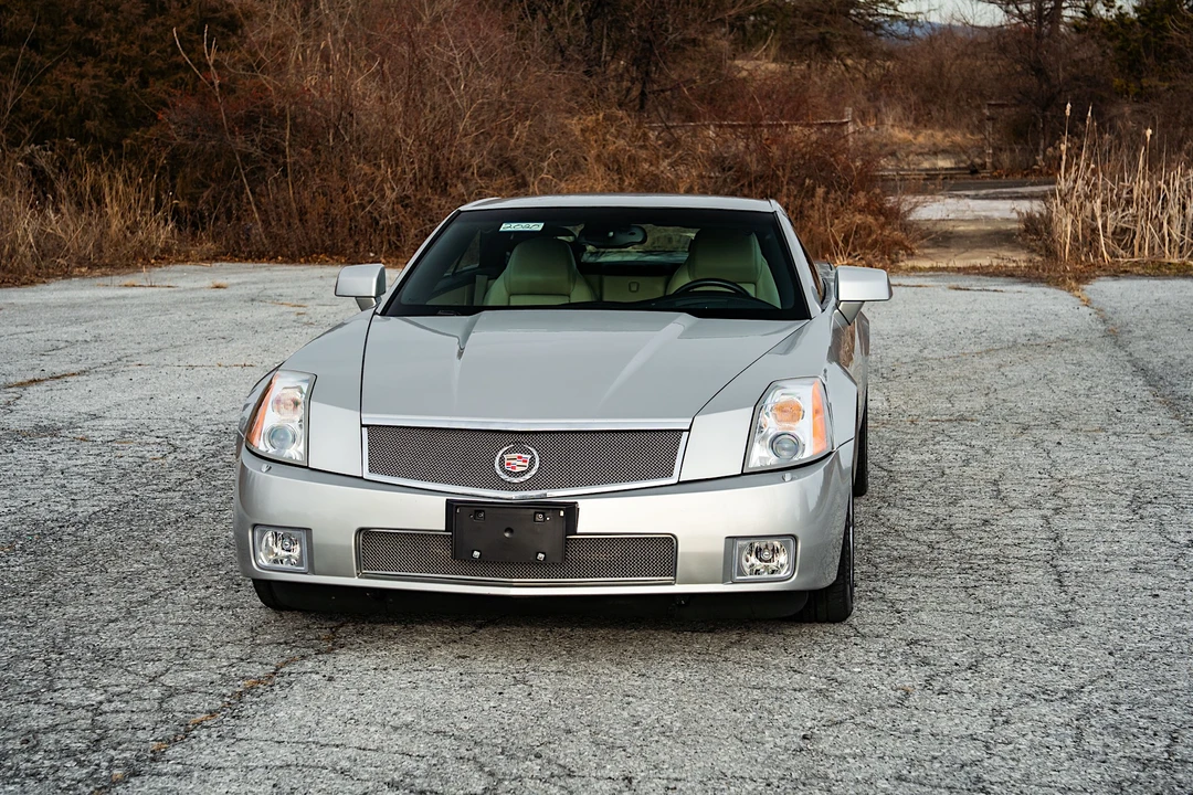 2006 Cadillac XLR-V - Image 18 of 31