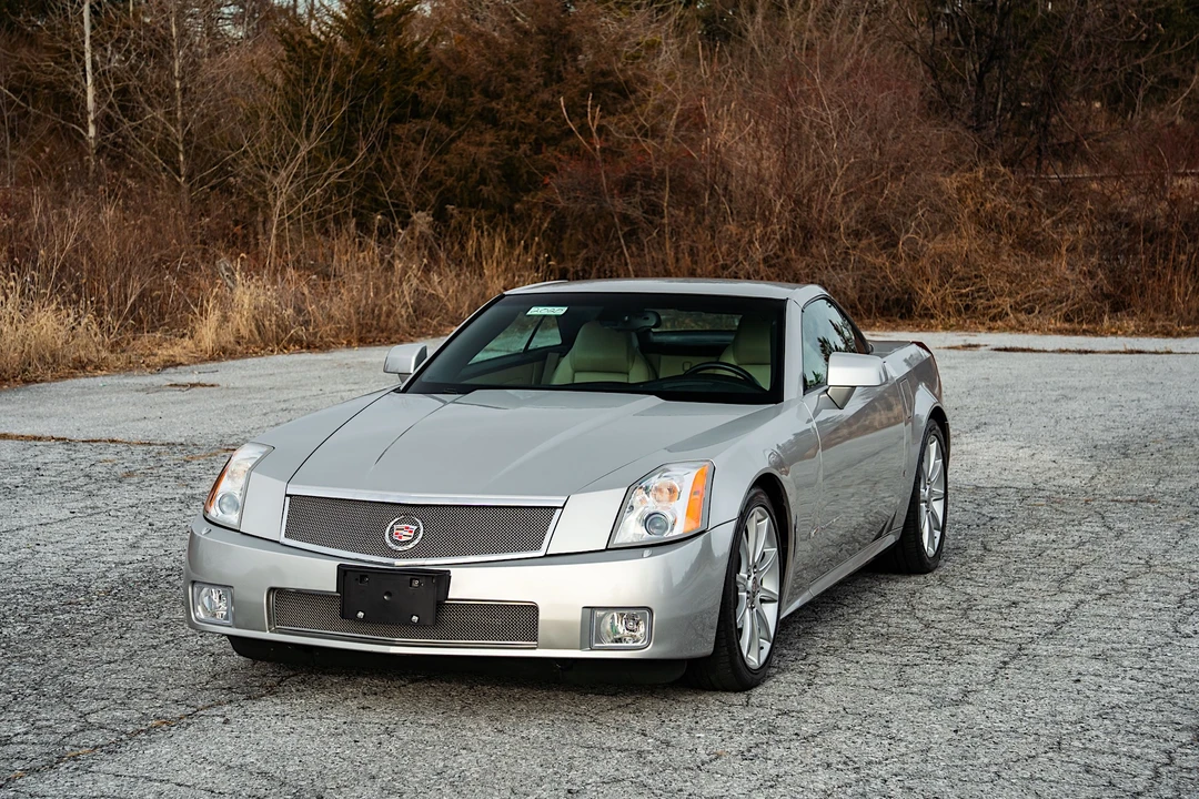 2006 Cadillac XLR-V - Image 10 of 31