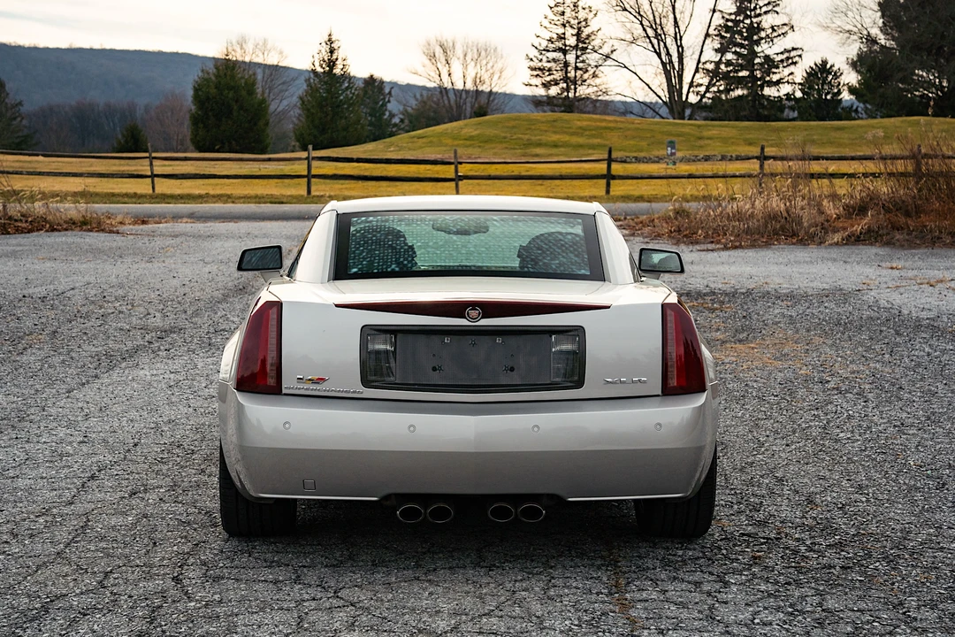 2006 Cadillac XLR-V - Image 29 of 31