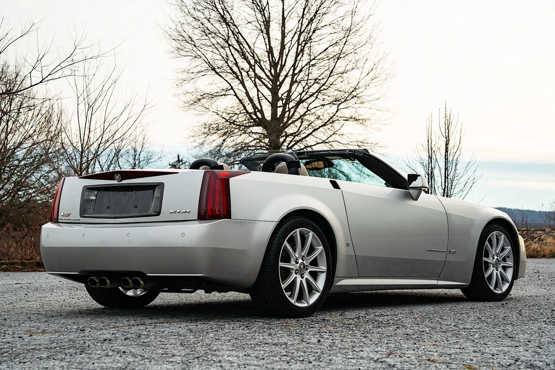 2006 Cadillac XLR-V - Image 8 of 31