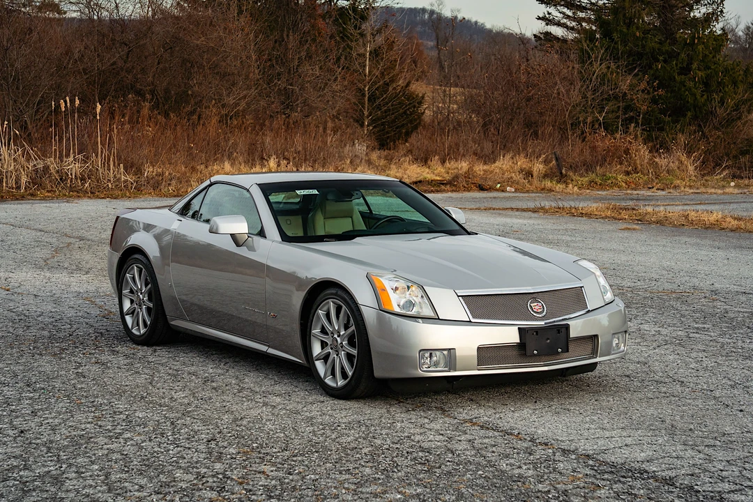 2006 Cadillac XLR-V - Image 13 of 31