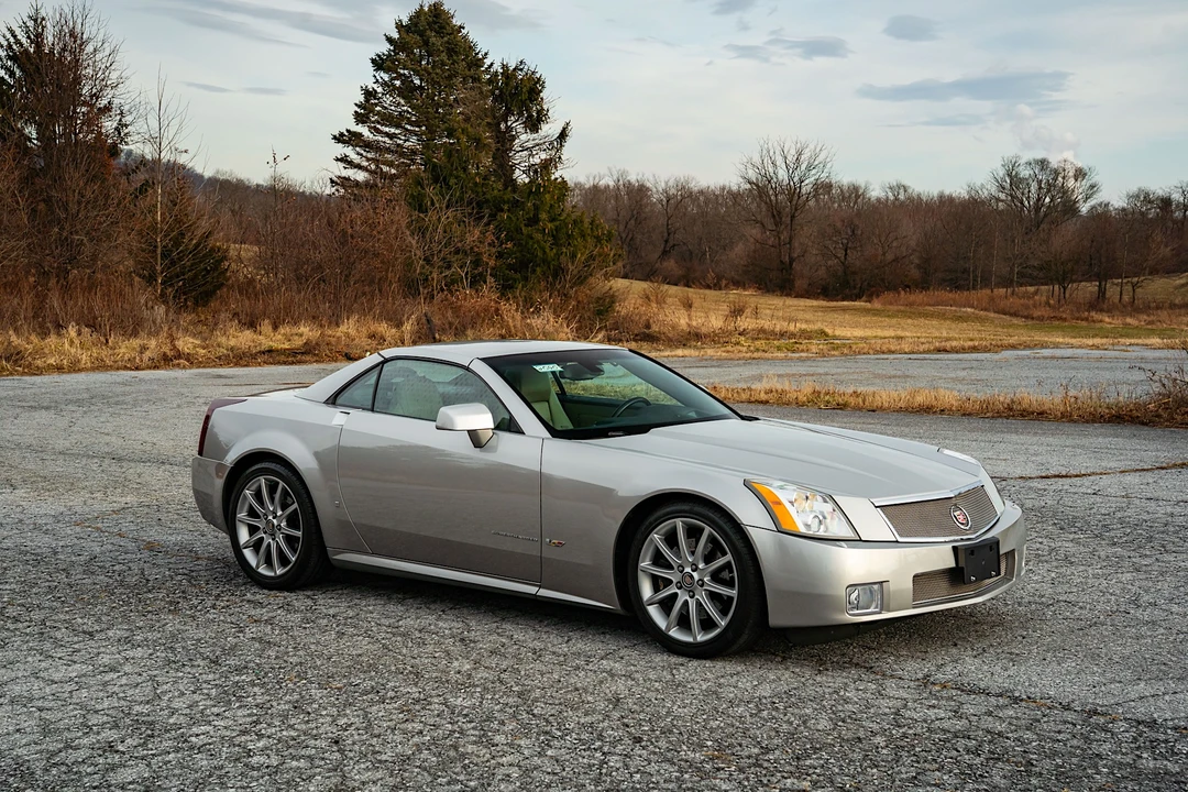 2006 Cadillac XLR-V - Image 12 of 31