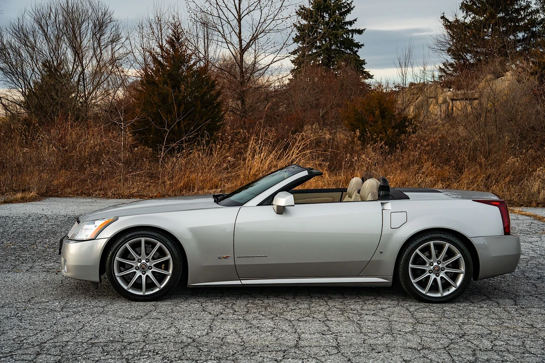 2006 Cadillac XLR-V - Image 6 of 31