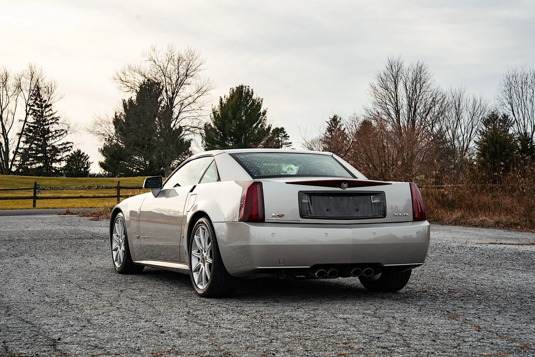 2006 Cadillac XLR-V - Image 28 of 31