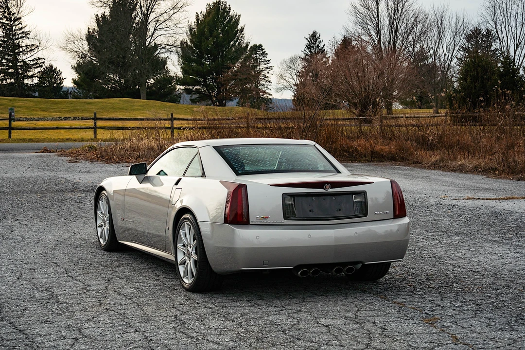 2006 Cadillac XLR-V - Image 27 of 31