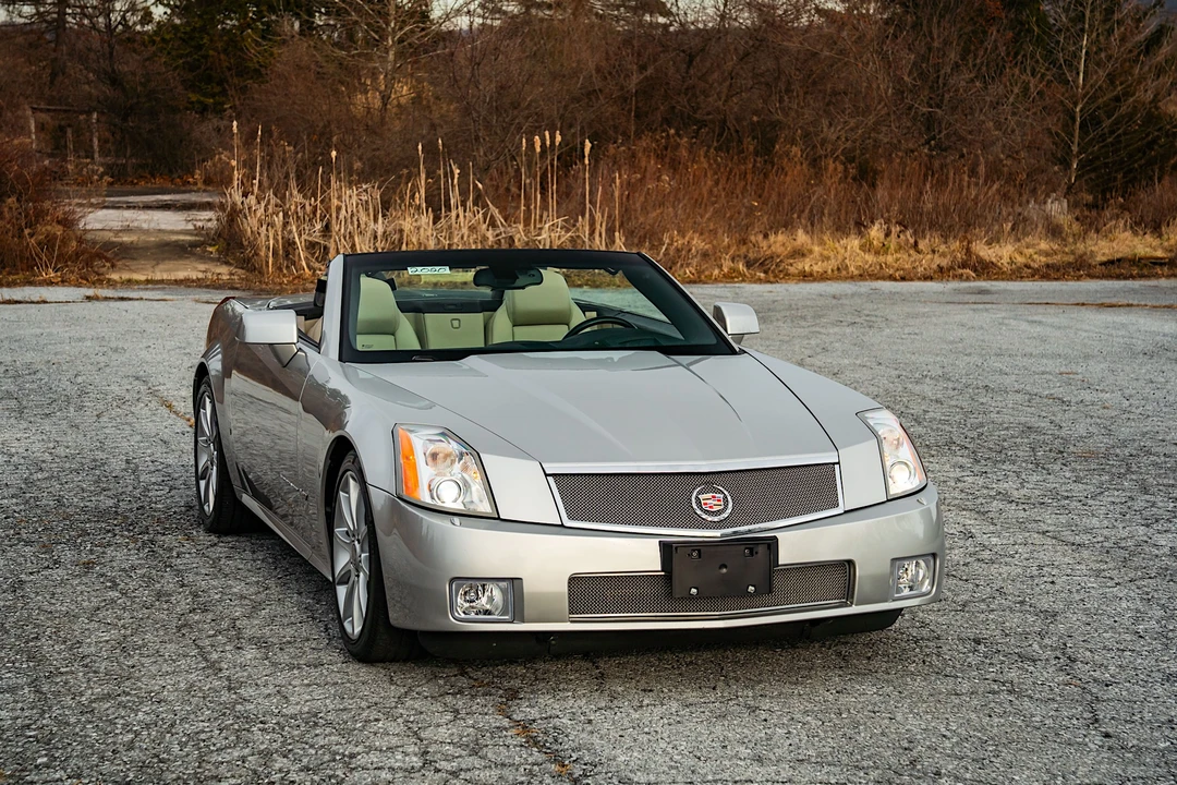 2006 Cadillac XLR-V - Image 15 of 31