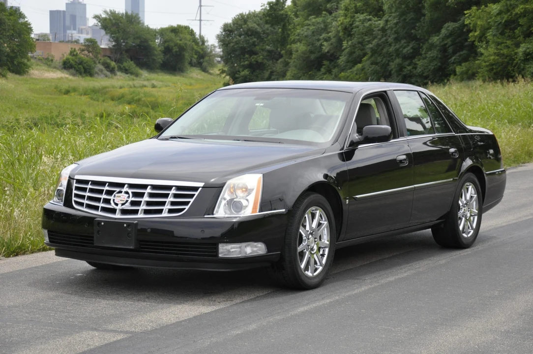 2007 Cadillac DTS - Image 3 of 31