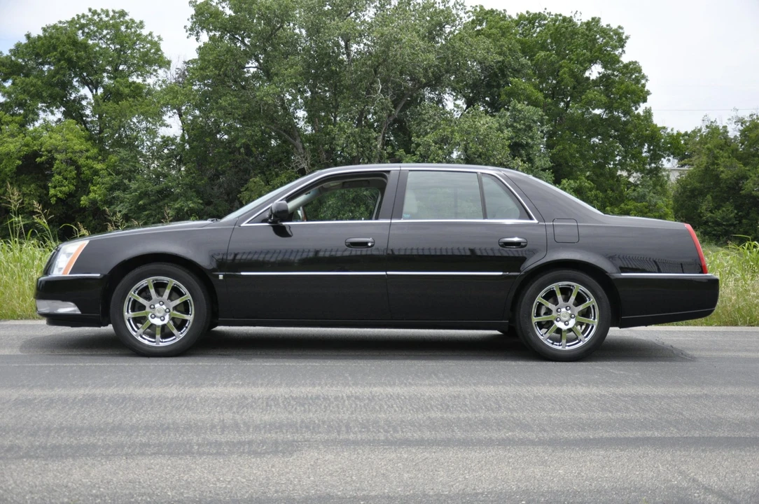 2007 Cadillac DTS - Image 17 of 31
