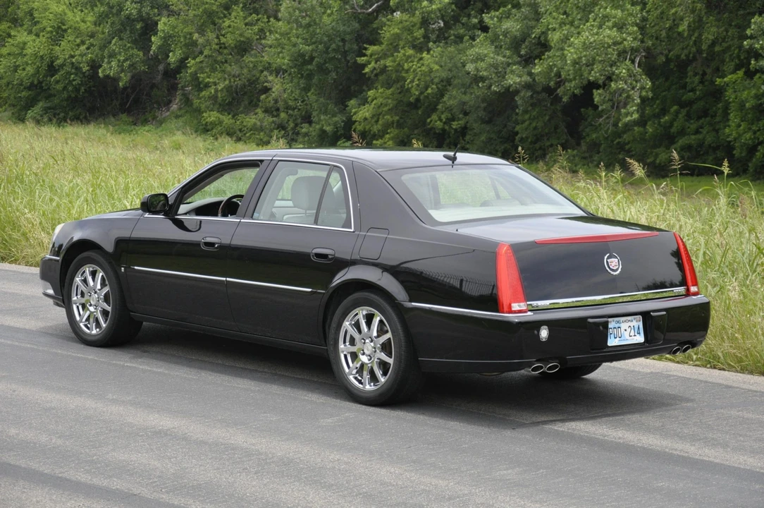 2007 Cadillac DTS - Image 16 of 31