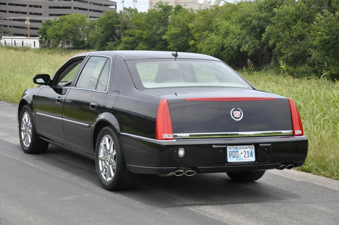 2007 Cadillac DTS - Image 15 of 31