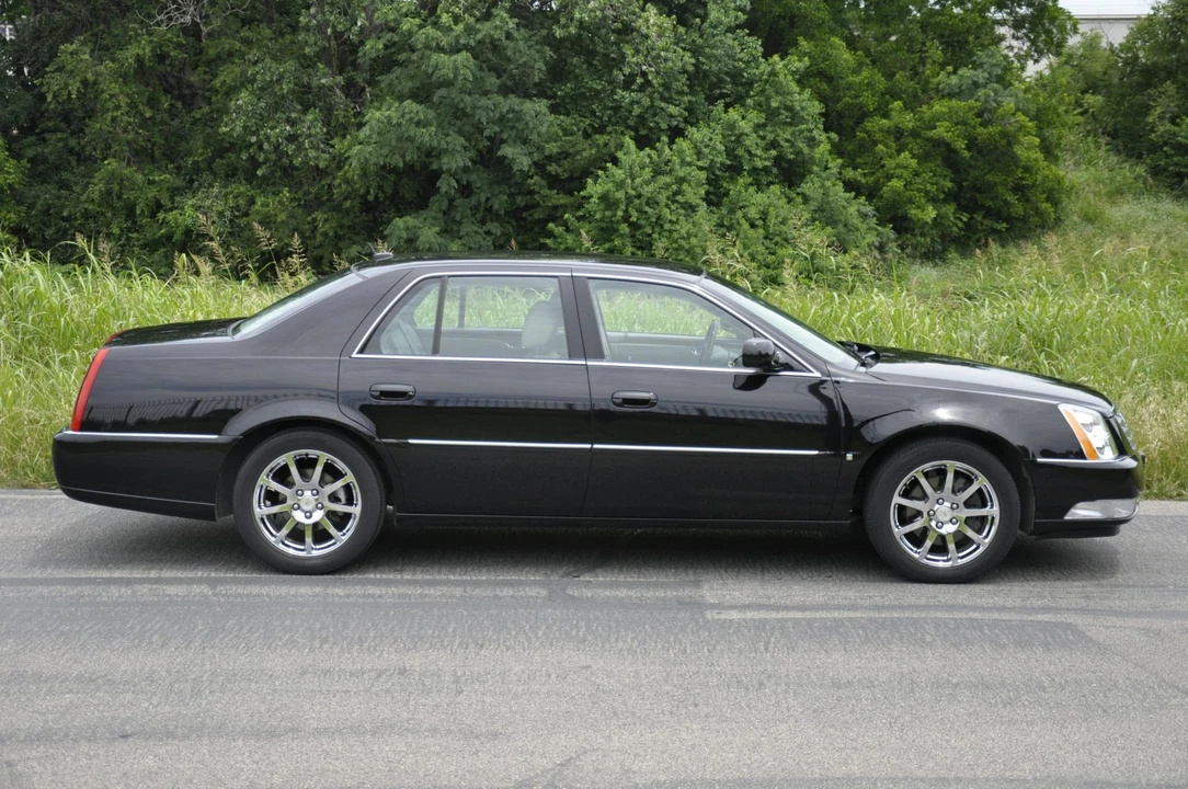 2007 Cadillac DTS - Image 11 of 31