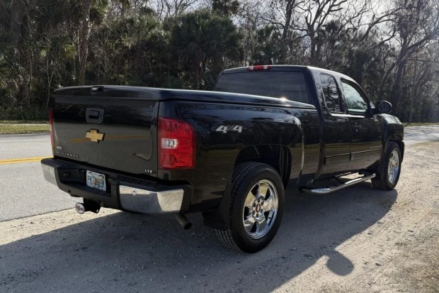 2007 Chevrolet Silverado 2nd Gen - Image 2 of 8