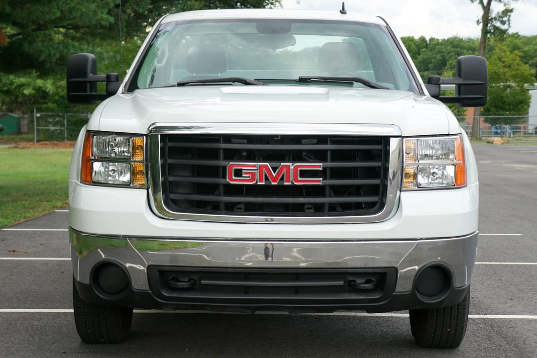 2007 GMC Sierra Heavy Duty 3rd Gen - Image 2 of 31