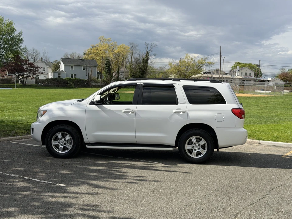 2008 Toyota Sequoia 2nd Gen - Image 5 of 31