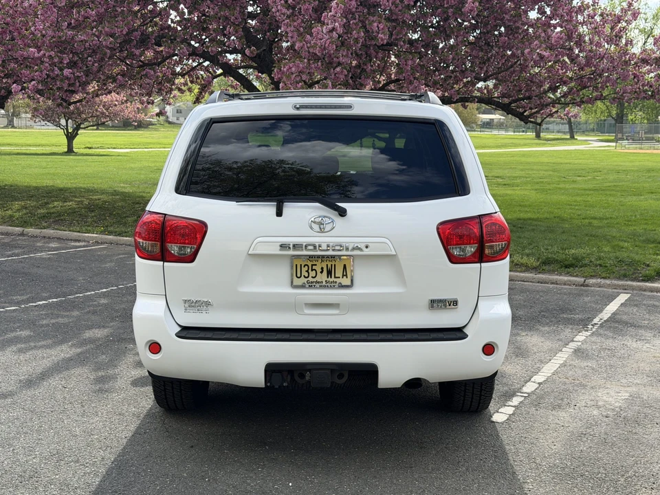 2008 Toyota Sequoia 2nd Gen - Image 9 of 31