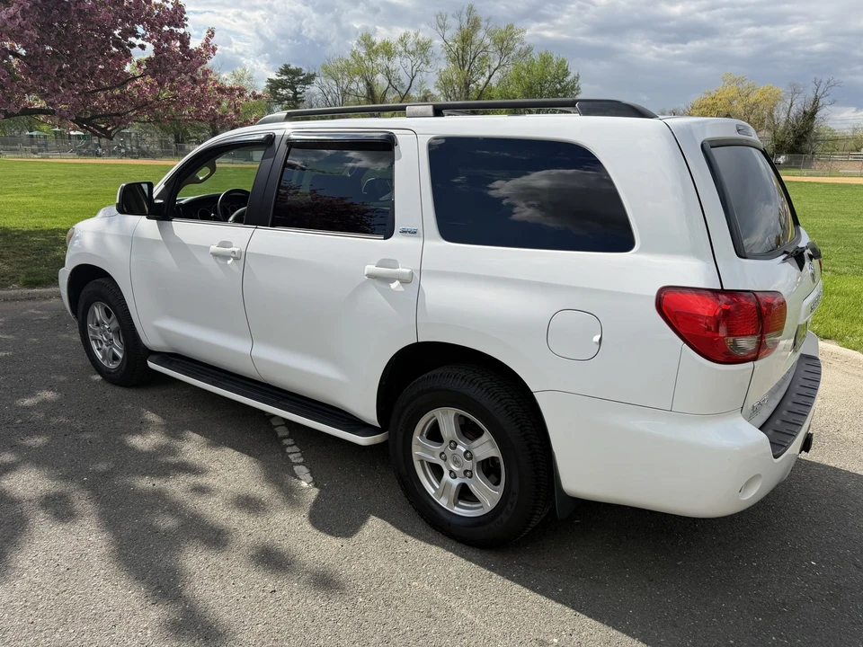 2008 Toyota Sequoia 2nd Gen - Image 7 of 31