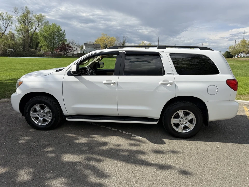 2008 Toyota Sequoia 2nd Gen - Image 6 of 31