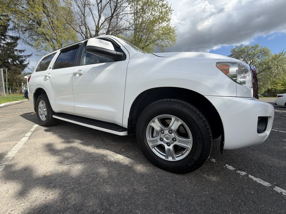 2008 Toyota Sequoia 2nd Gen - Image 13 of 31
