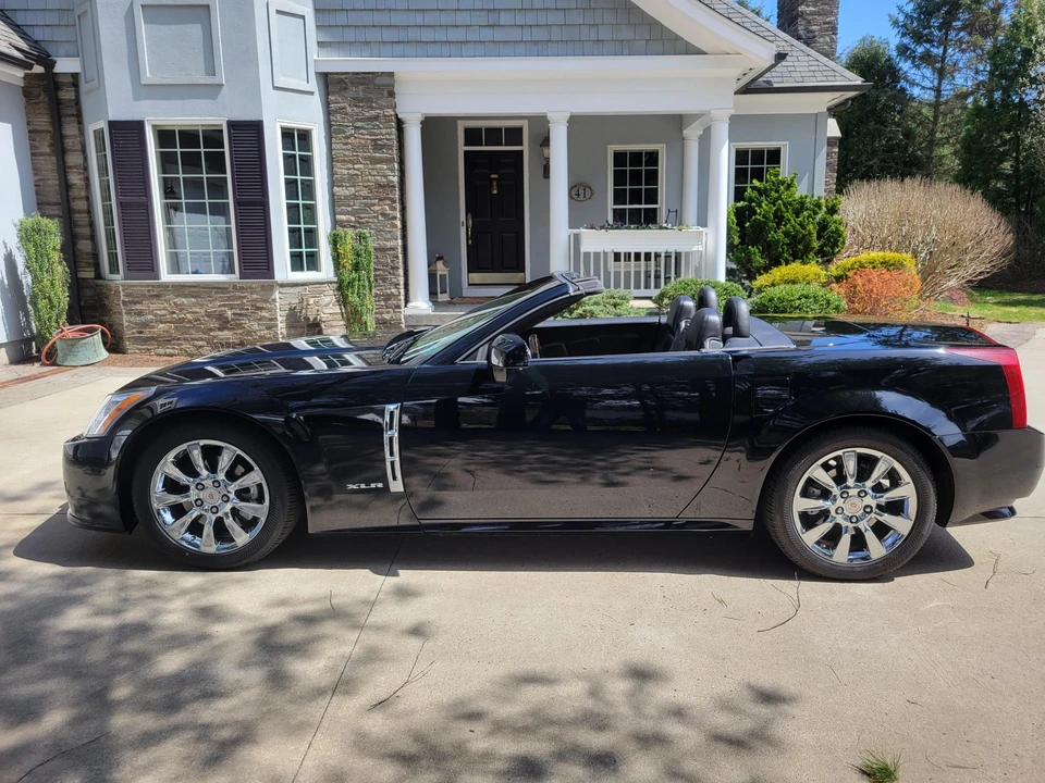 2009 Cadillac XLR - Image 15 of 31