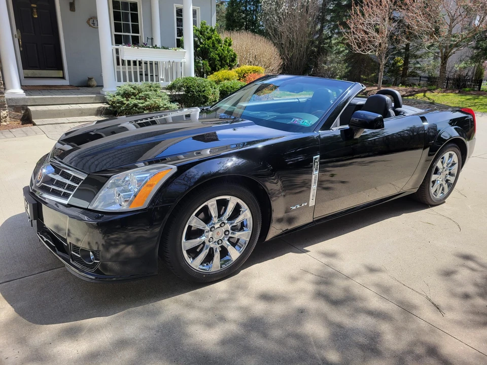 2009 Cadillac XLR - Image 8 of 31
