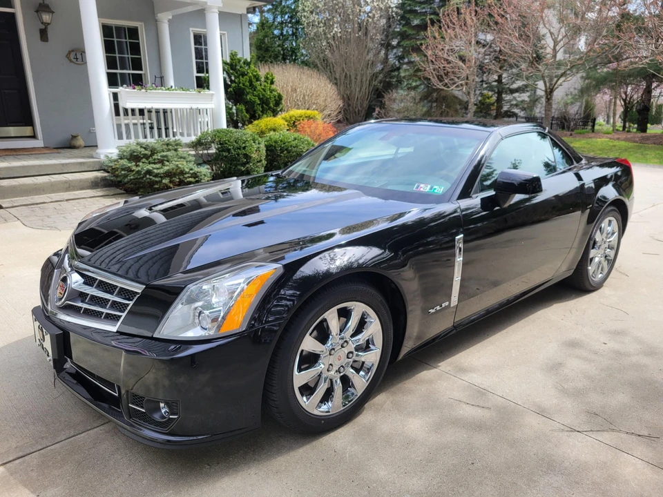 2009 Cadillac XLR - Image 7 of 31