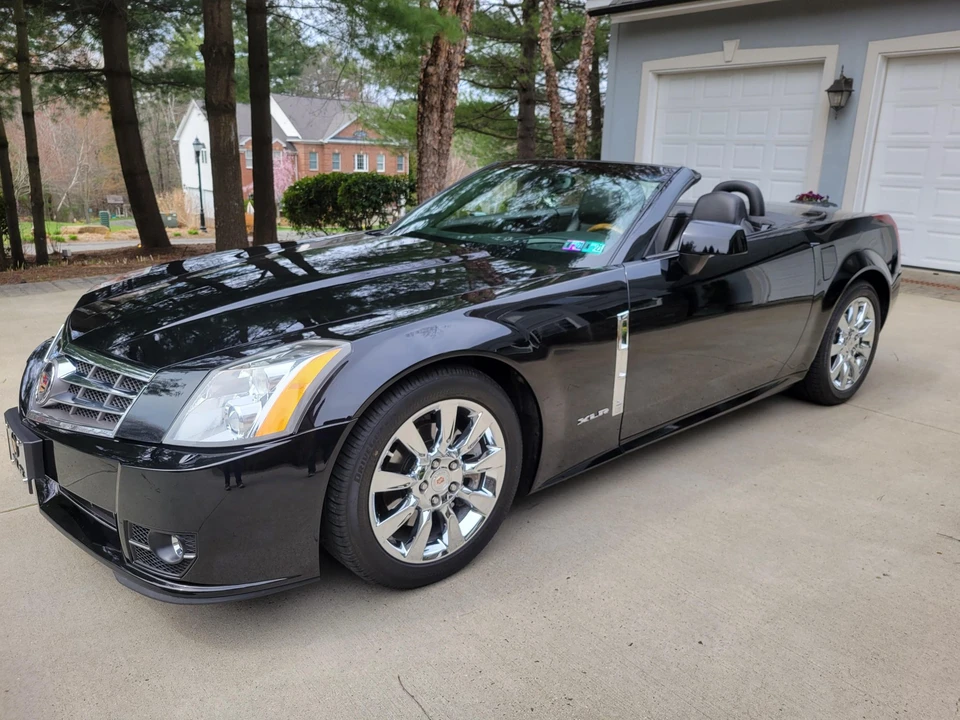 2009 Cadillac XLR - Image 9 of 31