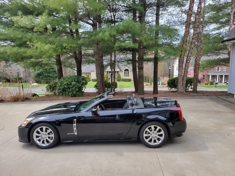 2009 Cadillac XLR - Image 28 of 31