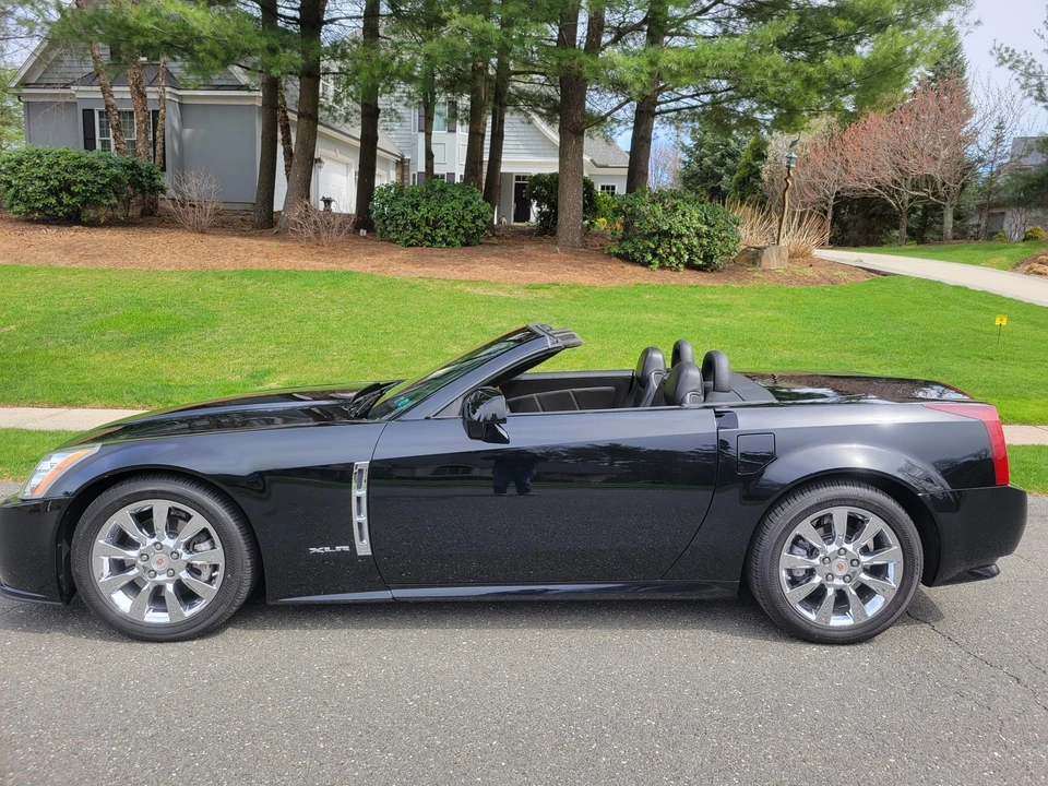 2009 Cadillac XLR - Image 30 of 31
