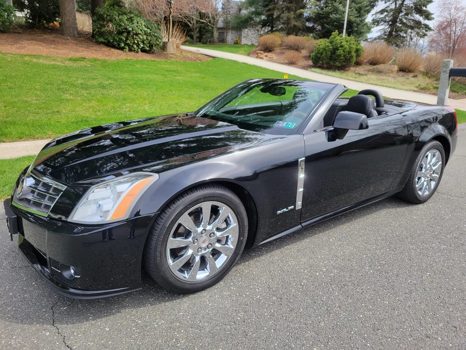 2009 Cadillac XLR - Image 11 of 31