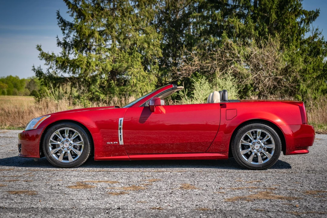 2009 Cadillac XLR - Image 4 of 31