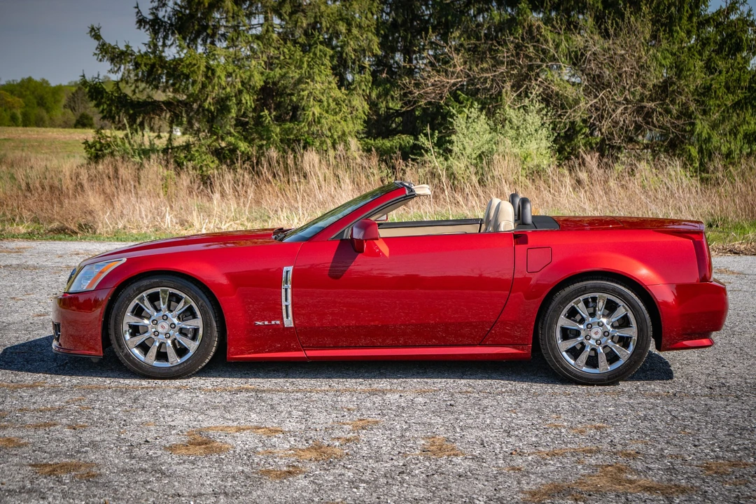 2009 Cadillac XLR - Image 5 of 31