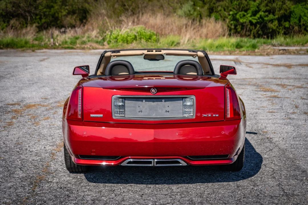2009 Cadillac XLR - Image 8 of 31