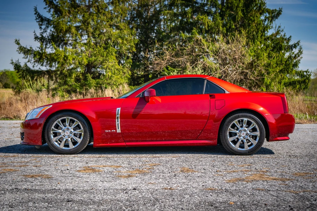2009 Cadillac XLR - Image 25 of 31