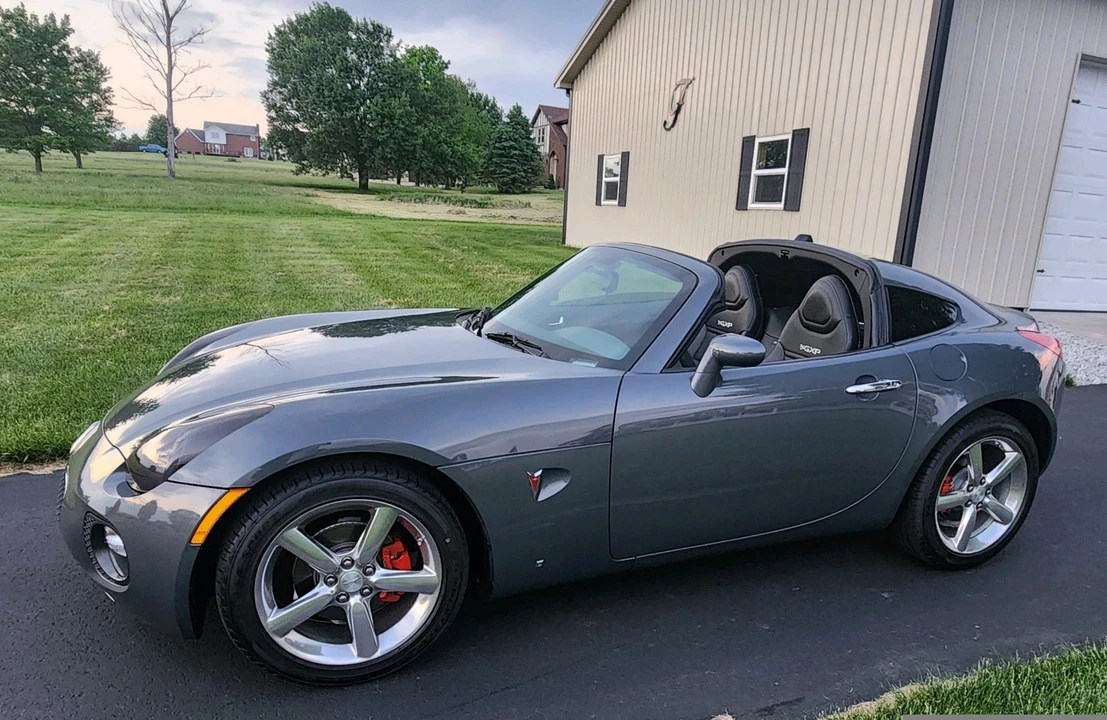2009 Pontiac Solstice GXP - Image 3 of 31
