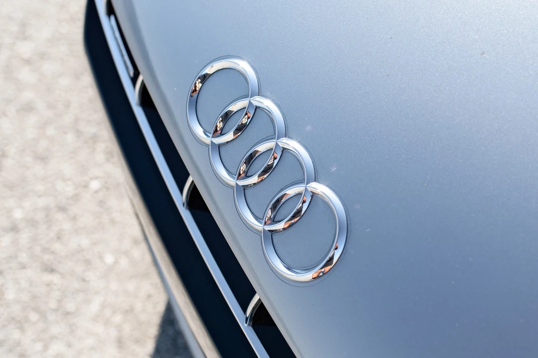 2010 Audi 42 R8 - Image 29 of 31