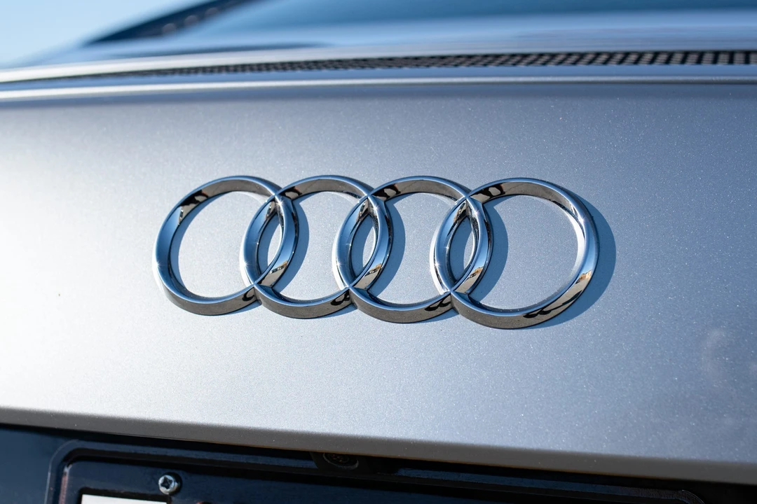 2010 Audi 42 R8 - Image 30 of 31