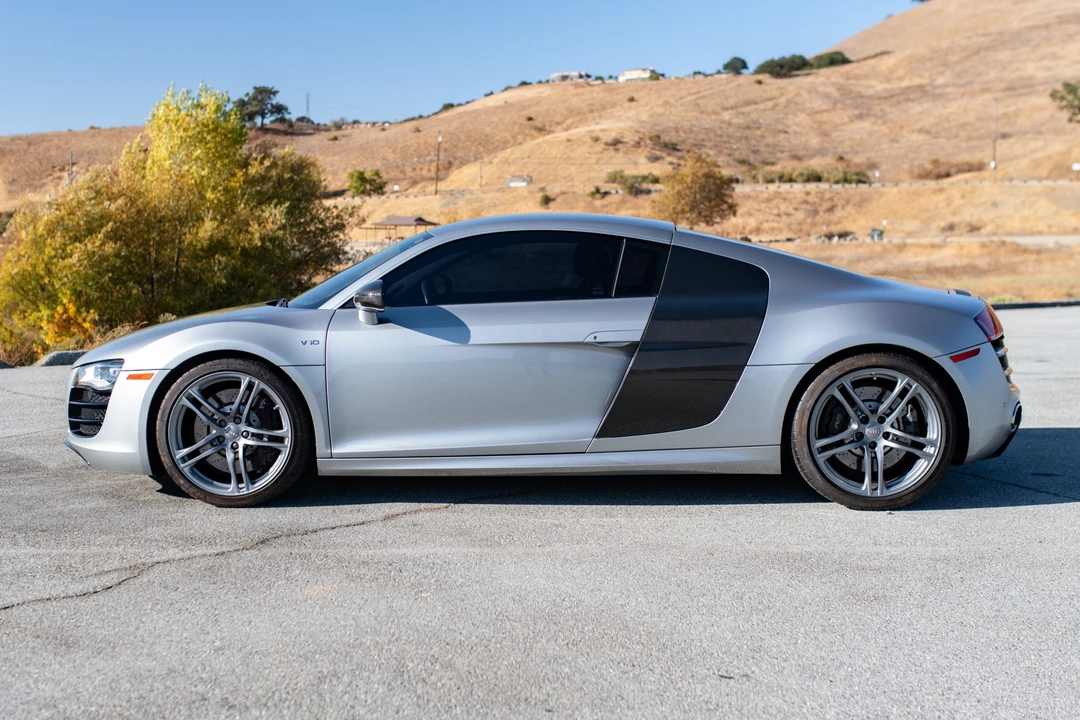 2010 Audi 42 R8 - Image 8 of 31