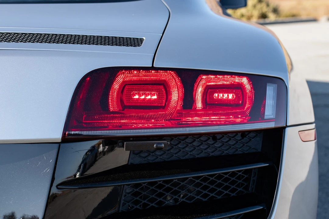 2010 Audi 42 R8 - Image 13 of 31