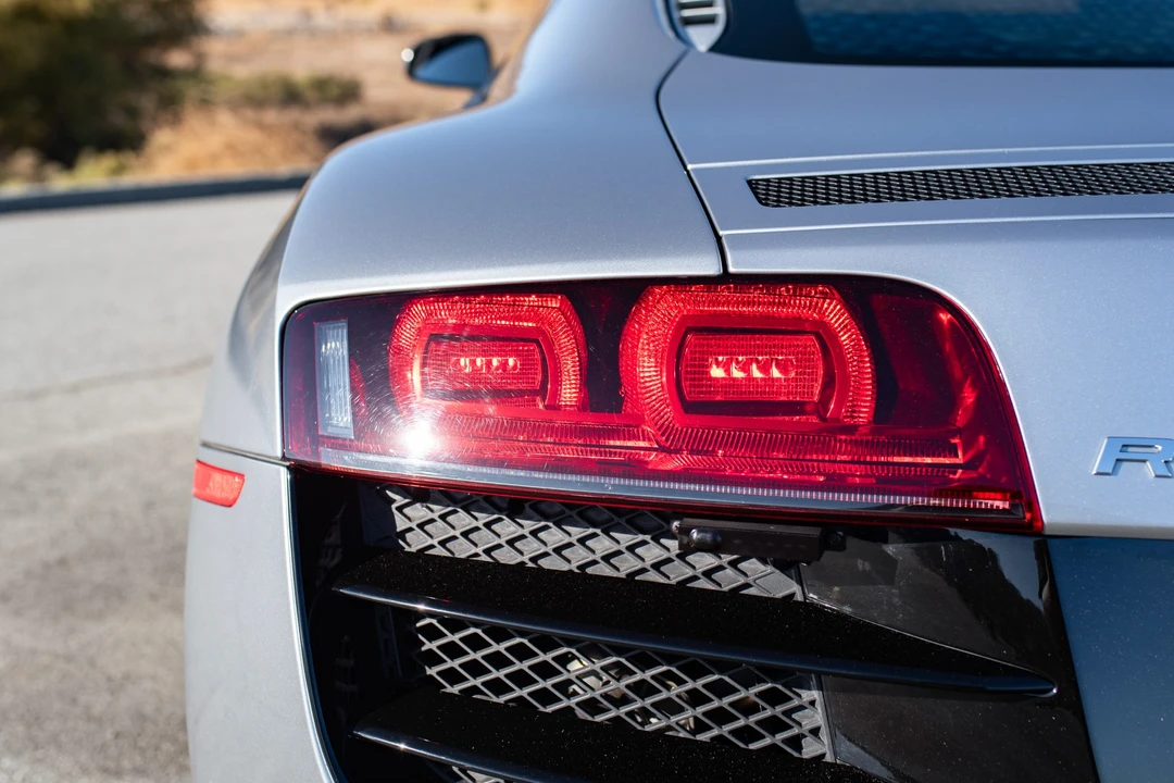 2010 Audi 42 R8 - Image 12 of 31